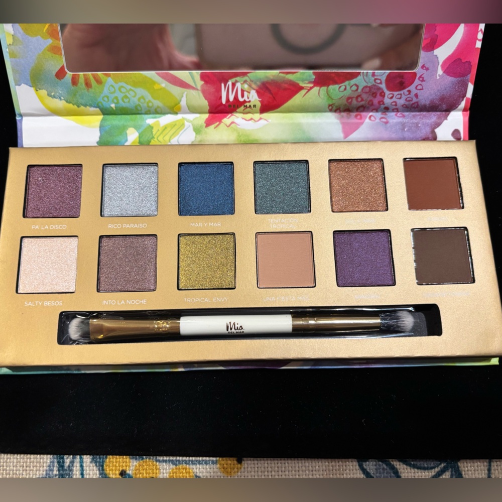 MIA Vibrant Eyeshadow Palette